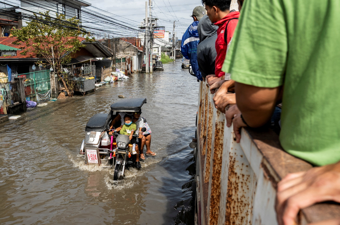 颱風鳳凰襲菲律賓！學習六個颱風相關英文單字！